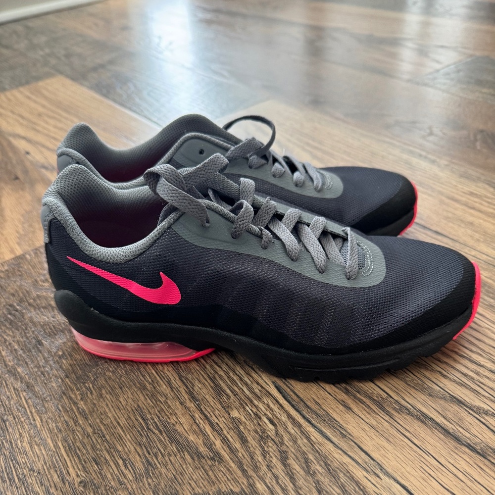 Nike youth girls sneakers